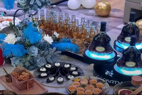 怒江KTV招聘,怒江KTV招聘礼宾员